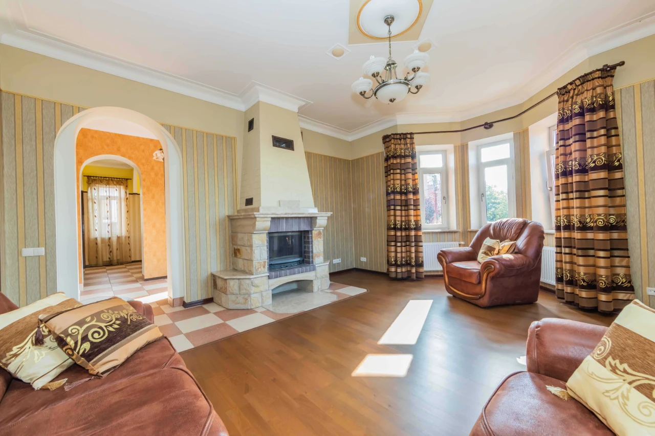 Sale of a house 223 sq m, Kyiv, ST Chornobylets, 7.5 acres, in a good location
