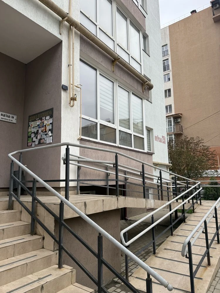 Новобудова + студія в Росій