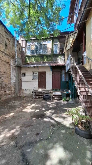 Продам 2 комнатную квартиру в центре Одессы возле Староконки.