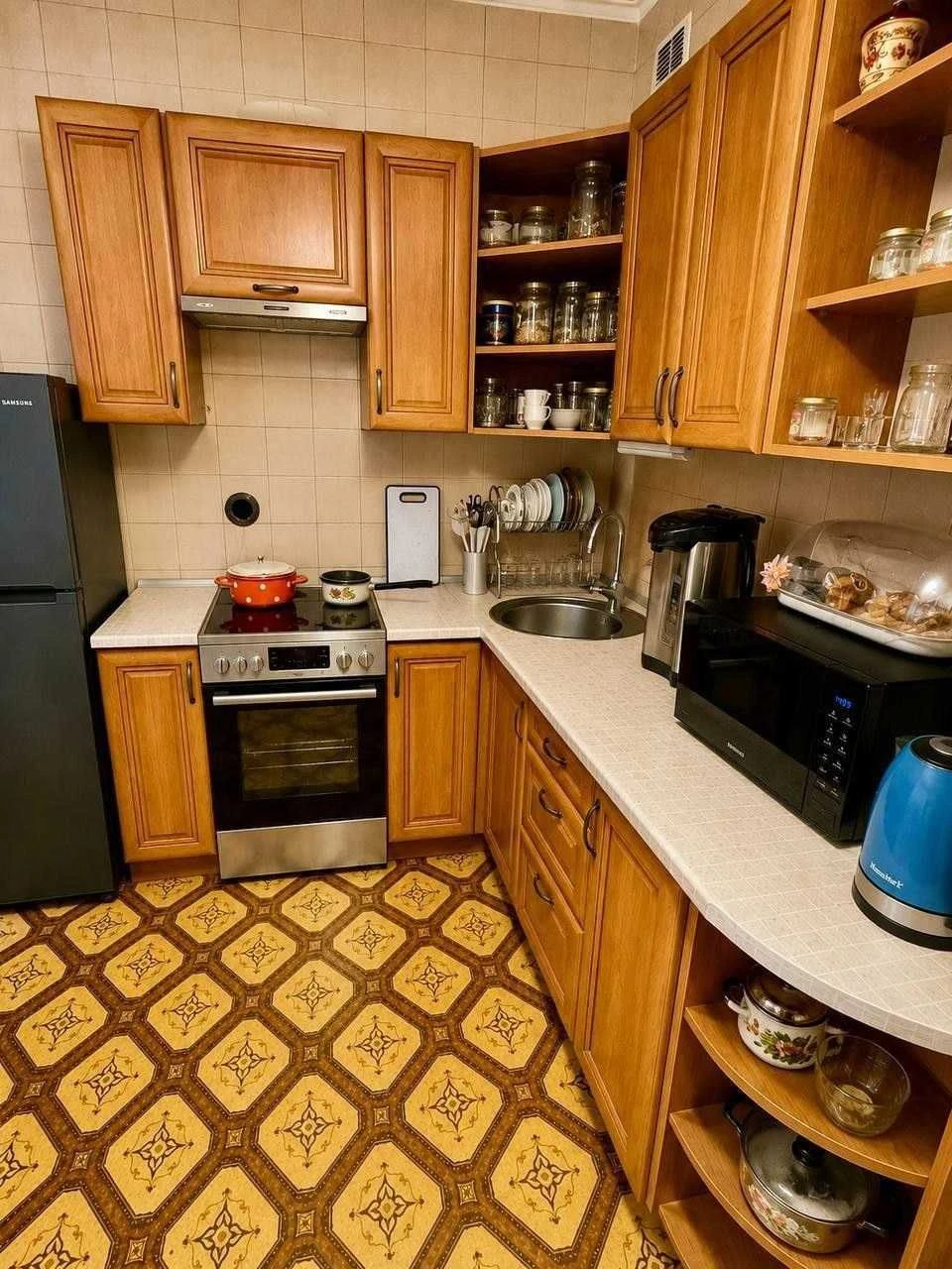 For Sale: Beautiful 3-bedroom apartment near Zhytomyr metro station