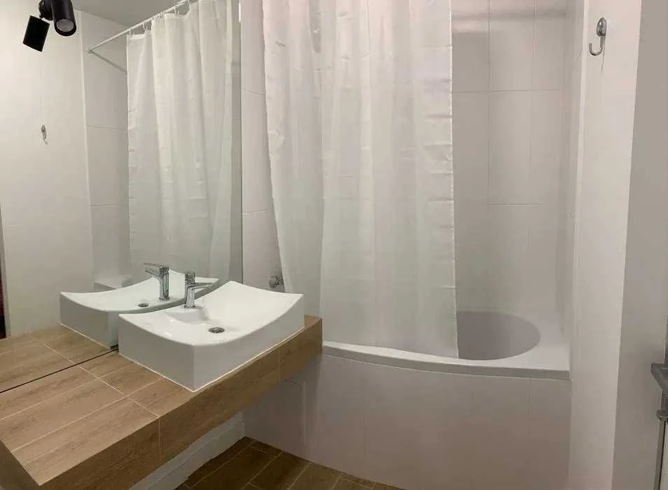 Bright 1-bedroom apartment 47 sq.m. apartment in the Slavutych residential complex, Zarychna 1 minute