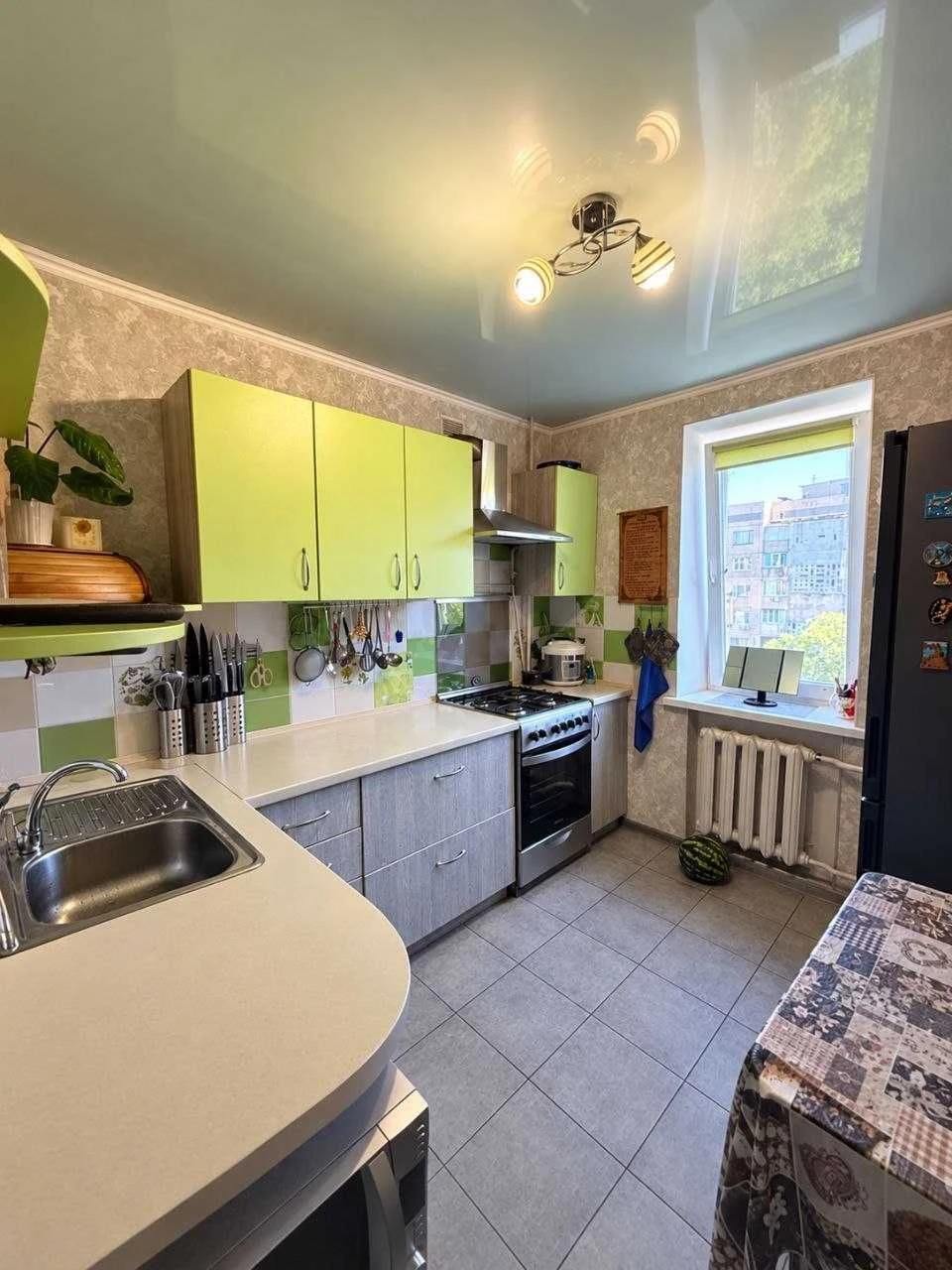 For sale: One-room apartment with renovation! Near Krymsky Bul.