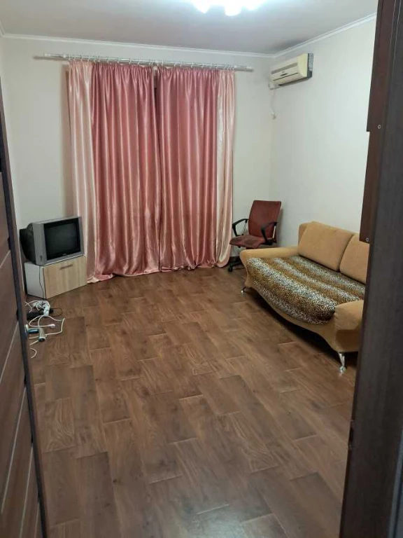 Rent 1-bedroom apartment 51 sq m, Revutsky St., 54B
