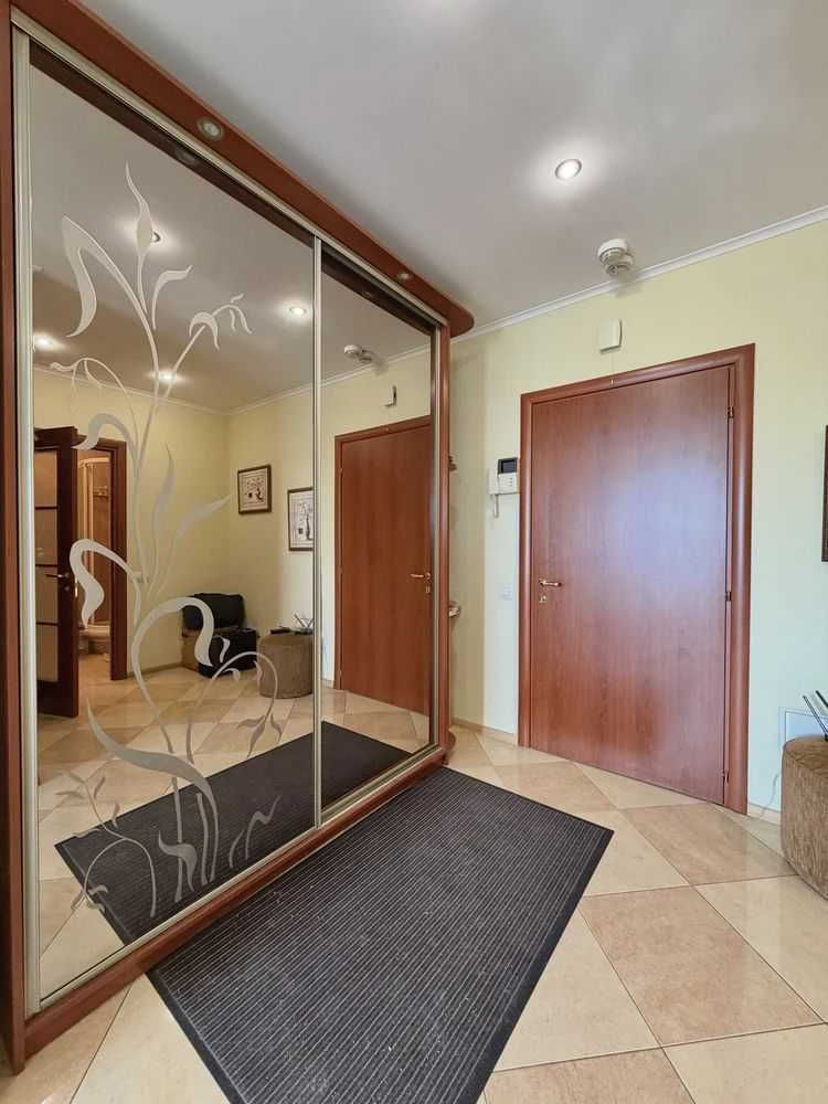 Продаж 1-кімнатного квартири 55,5 м², вулиця Юрія Шумського, 1