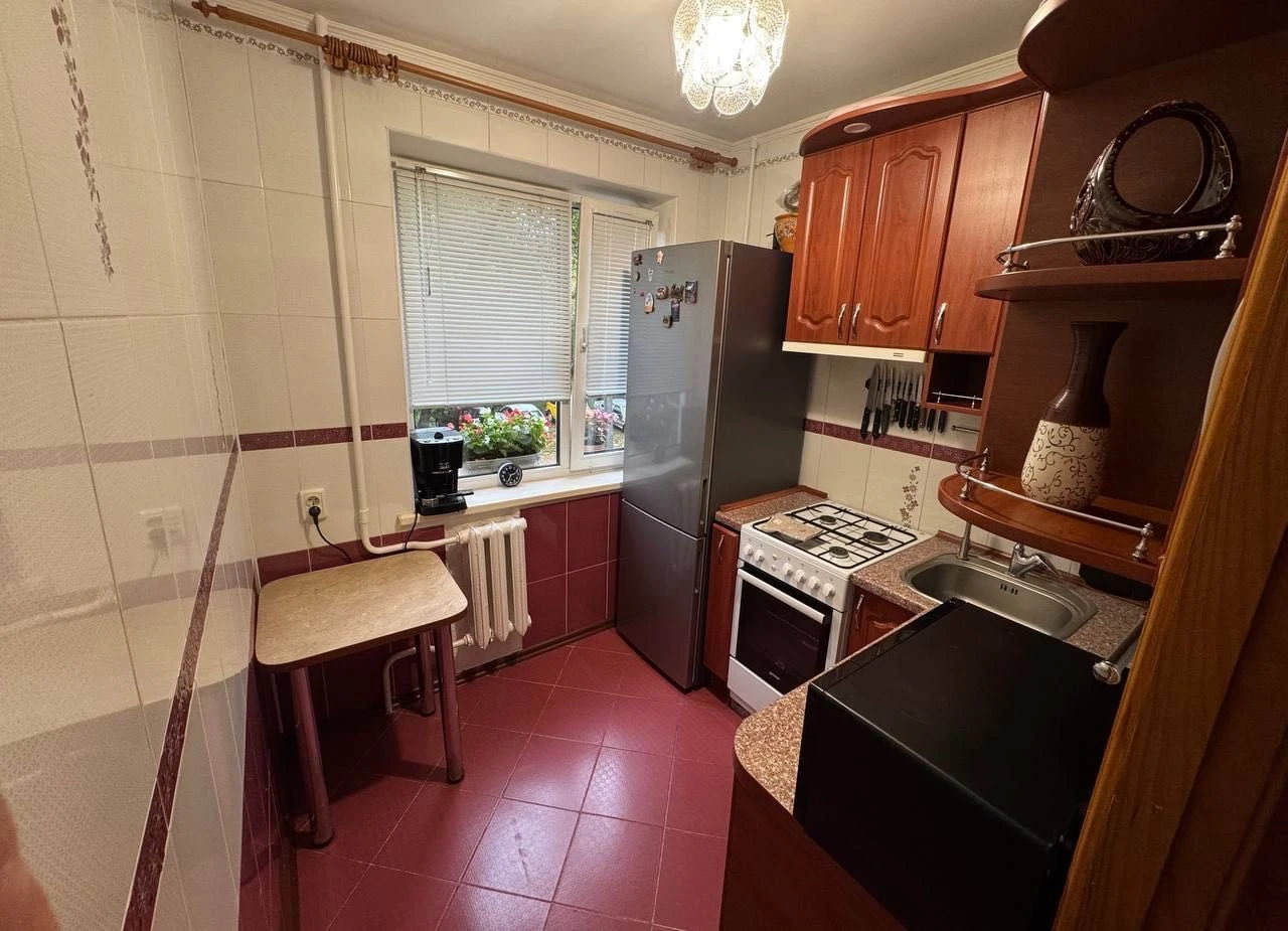 2-room apartment on Britanska Street 40, 2/5 floors