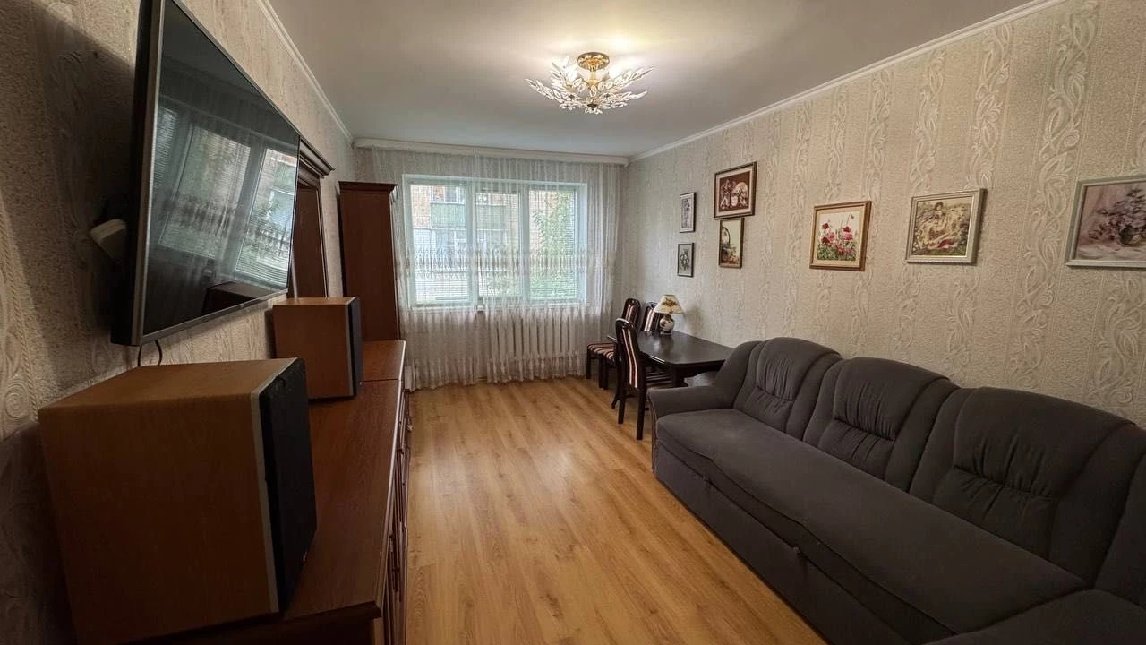 2-room apartment on Britanska Street 40, 2/5 floors