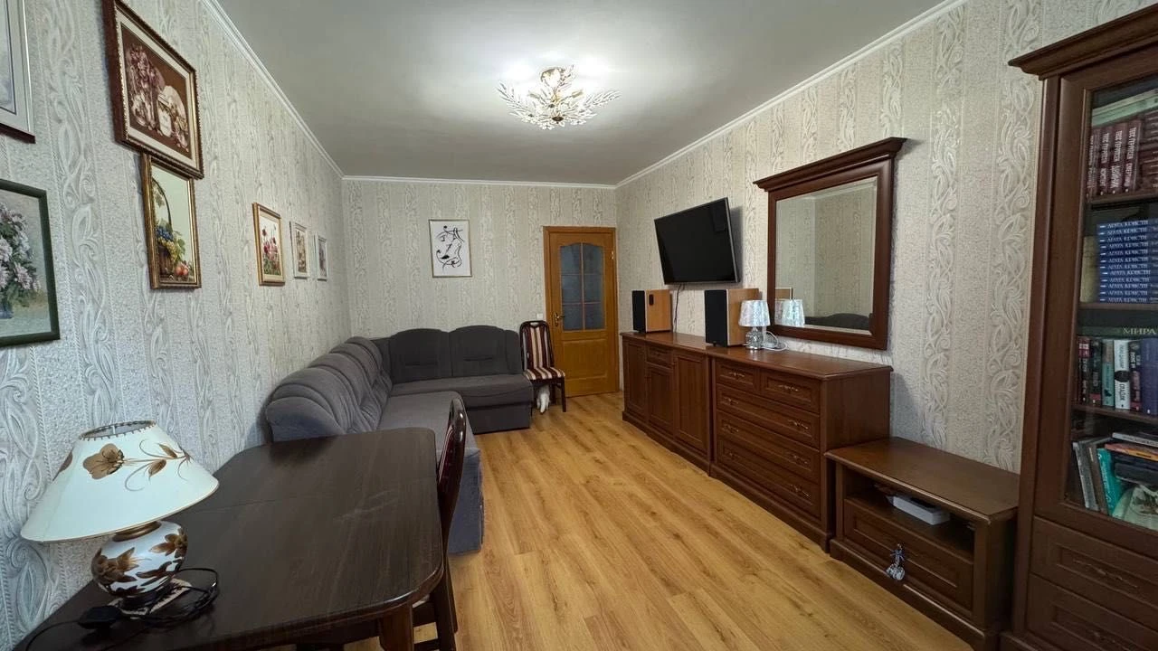 2-room apartment on Britanska Street 40, 2/5 floors
