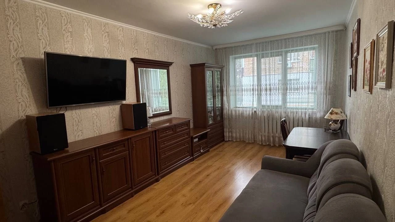 2-room apartment on Britanska Street 40, 2/5 floors
