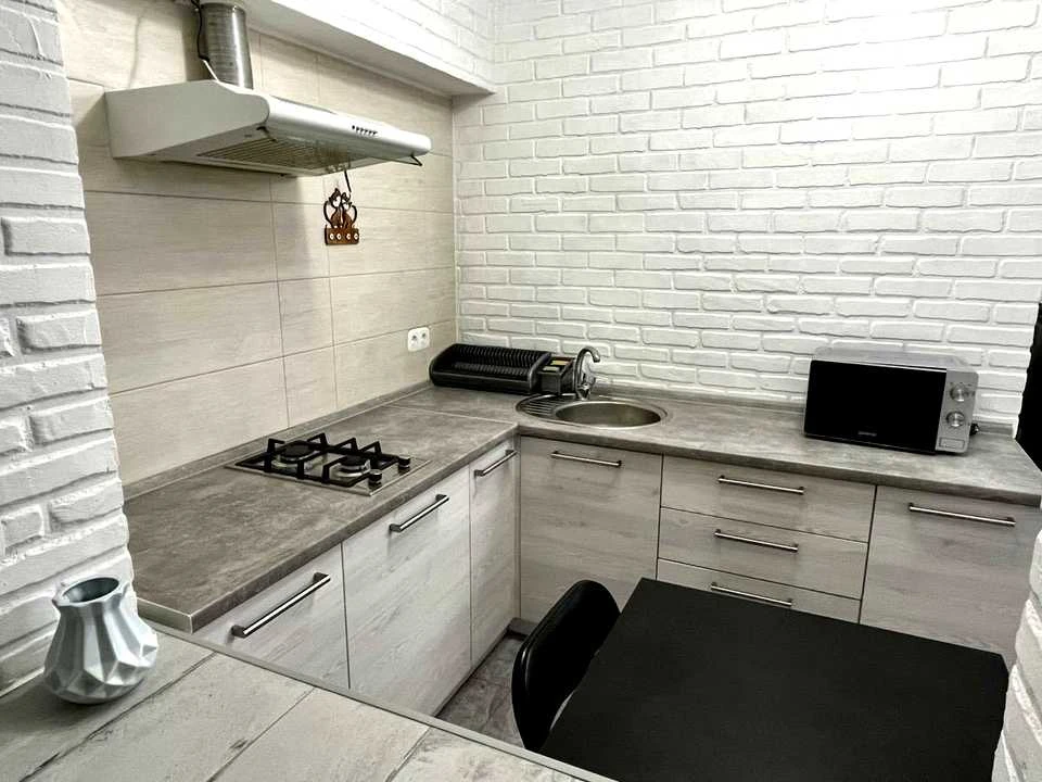 Apartment. Berezhniakivska st., Kyiv
