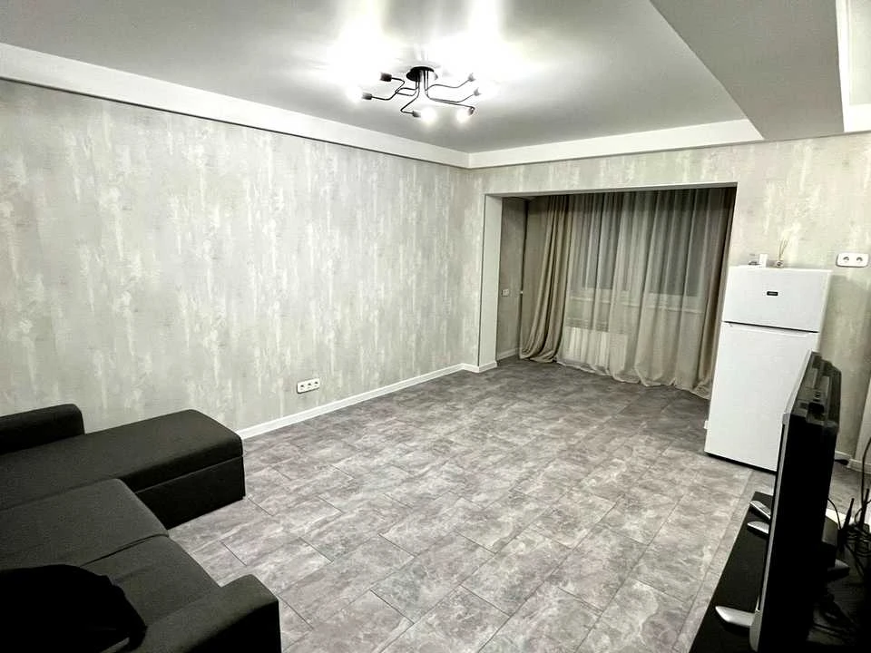 Apartment. Berezhniakivska st., Kyiv