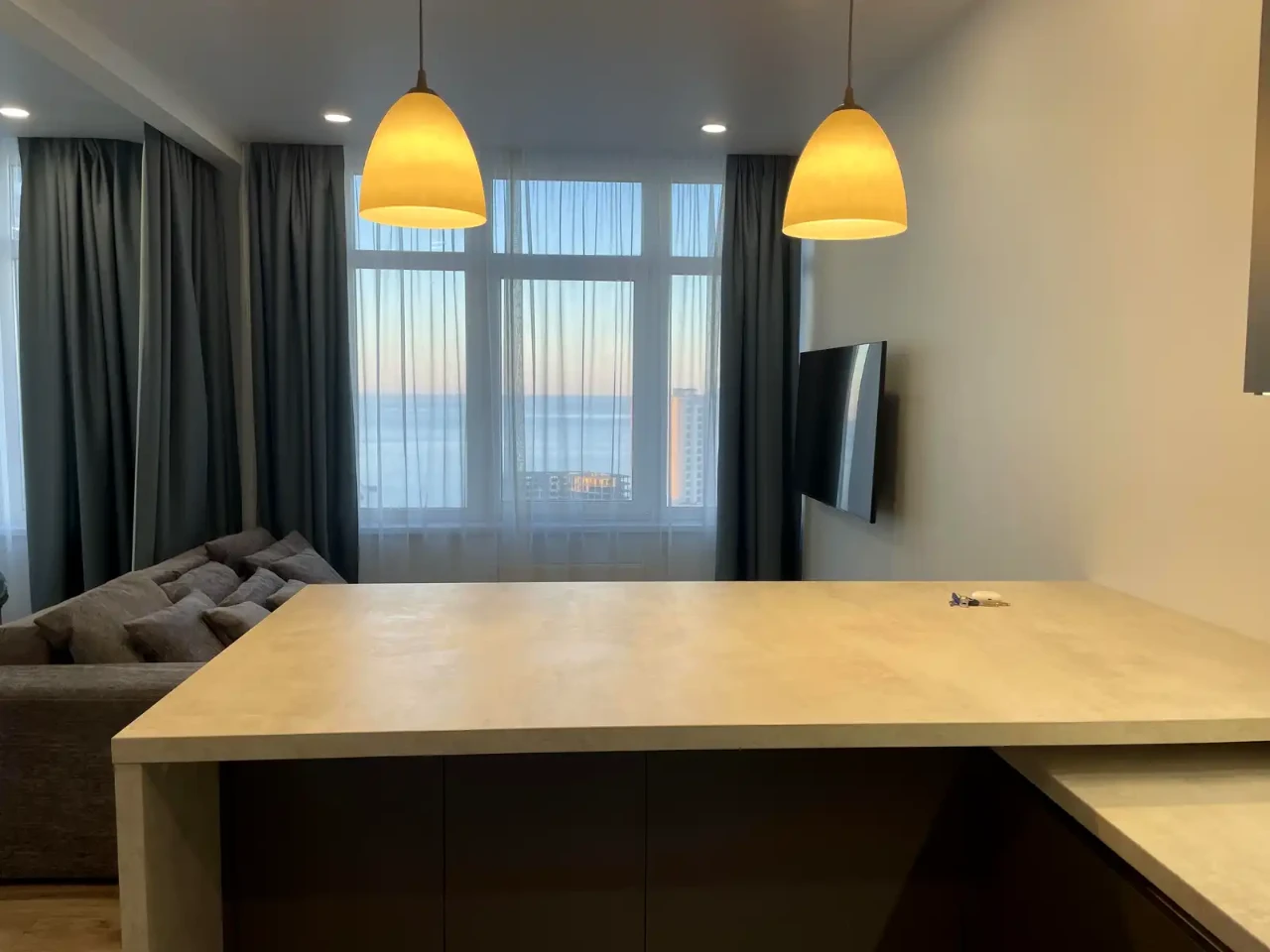 Sale of a 1-bedroom apartment 38 m² on the 13th floor.