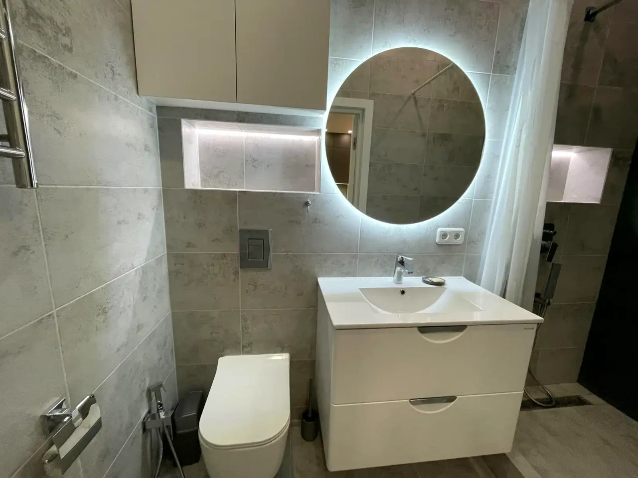 Sale of a 1-bedroom apartment 38 m² on the 13th floor.