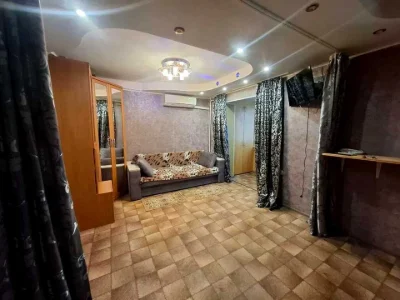 Квартира. Київ, Героїв полку "Азов" вул.
