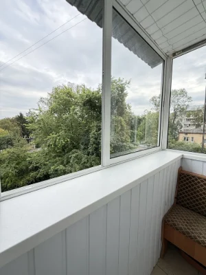 Urgent sale of a 2-room apartment with renovation. Brick house