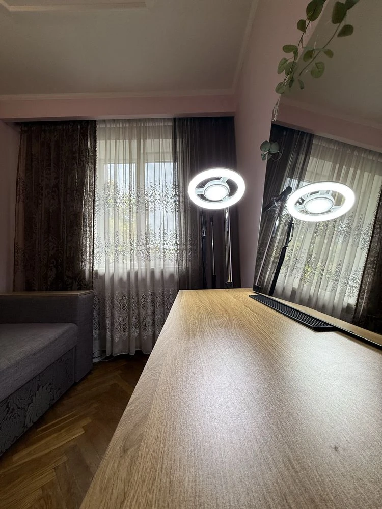 Urgent sale of a 2-room apartment with renovation. Brick house