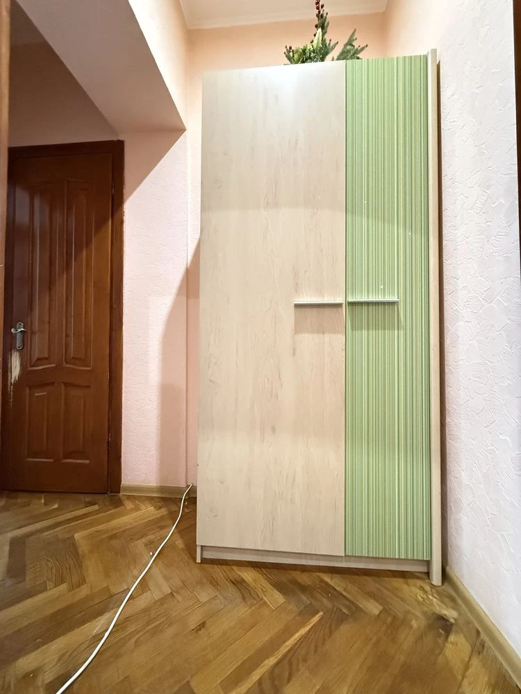 Urgent sale of a 2-room apartment with renovation. Brick house