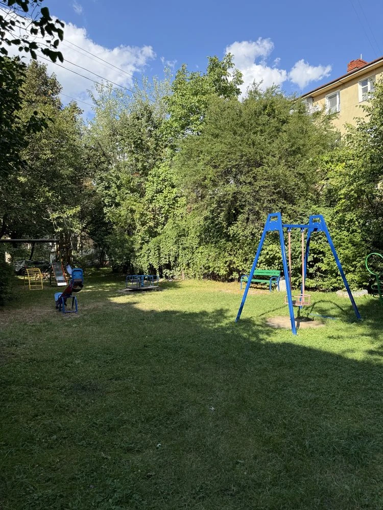 Urgent sale of a 2-room apartment with renovation. Brick house