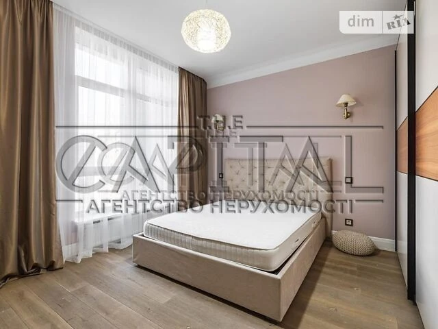 Sale of 4-room apartment 240 sq. m on Andriy Verkhoglyada St. 14 •