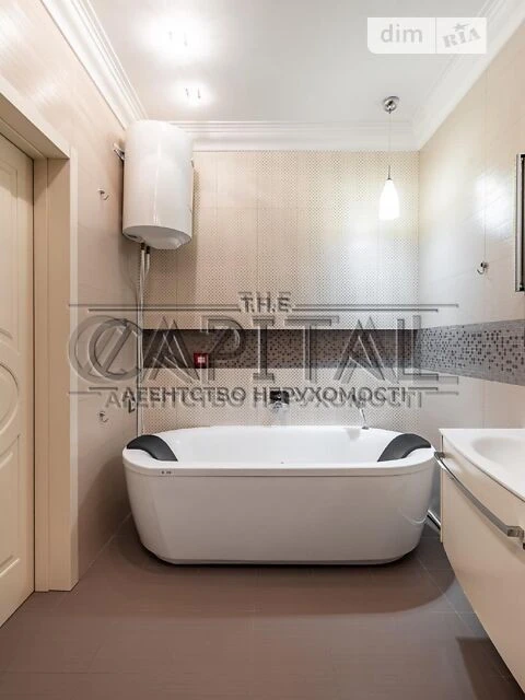 Sale of 4-room apartment 240 sq. m on Andriy Verkhoglyada St. 14 •