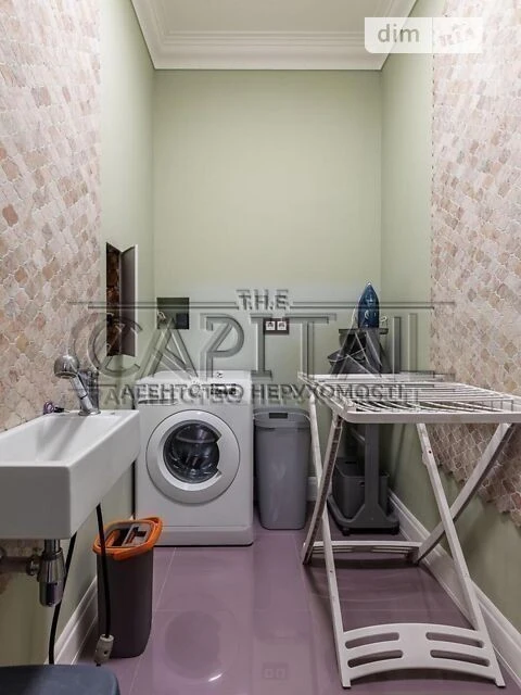 Sale of 4-room apartment 240 sq. m on Andriy Verkhoglyada St. 14 •