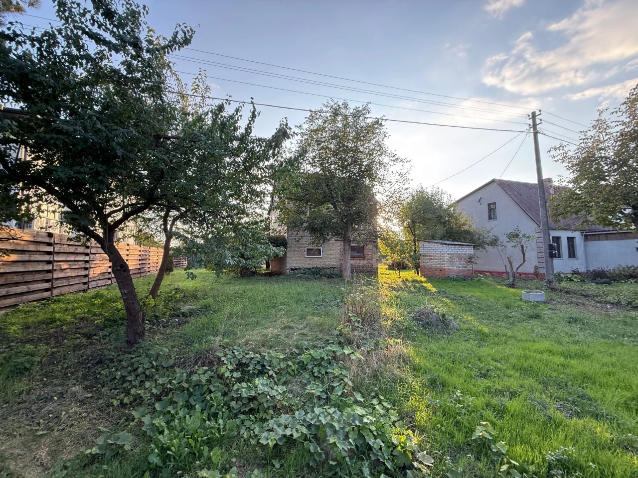 Без% Продаж двох дачних будинків на Осокорках біля води, зем