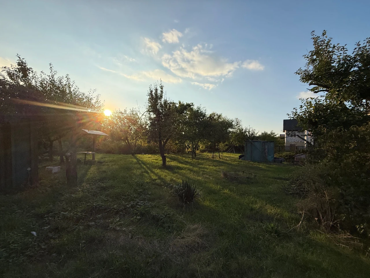 Без% Продаж двох дачних будинків на Осокорках біля води, зем