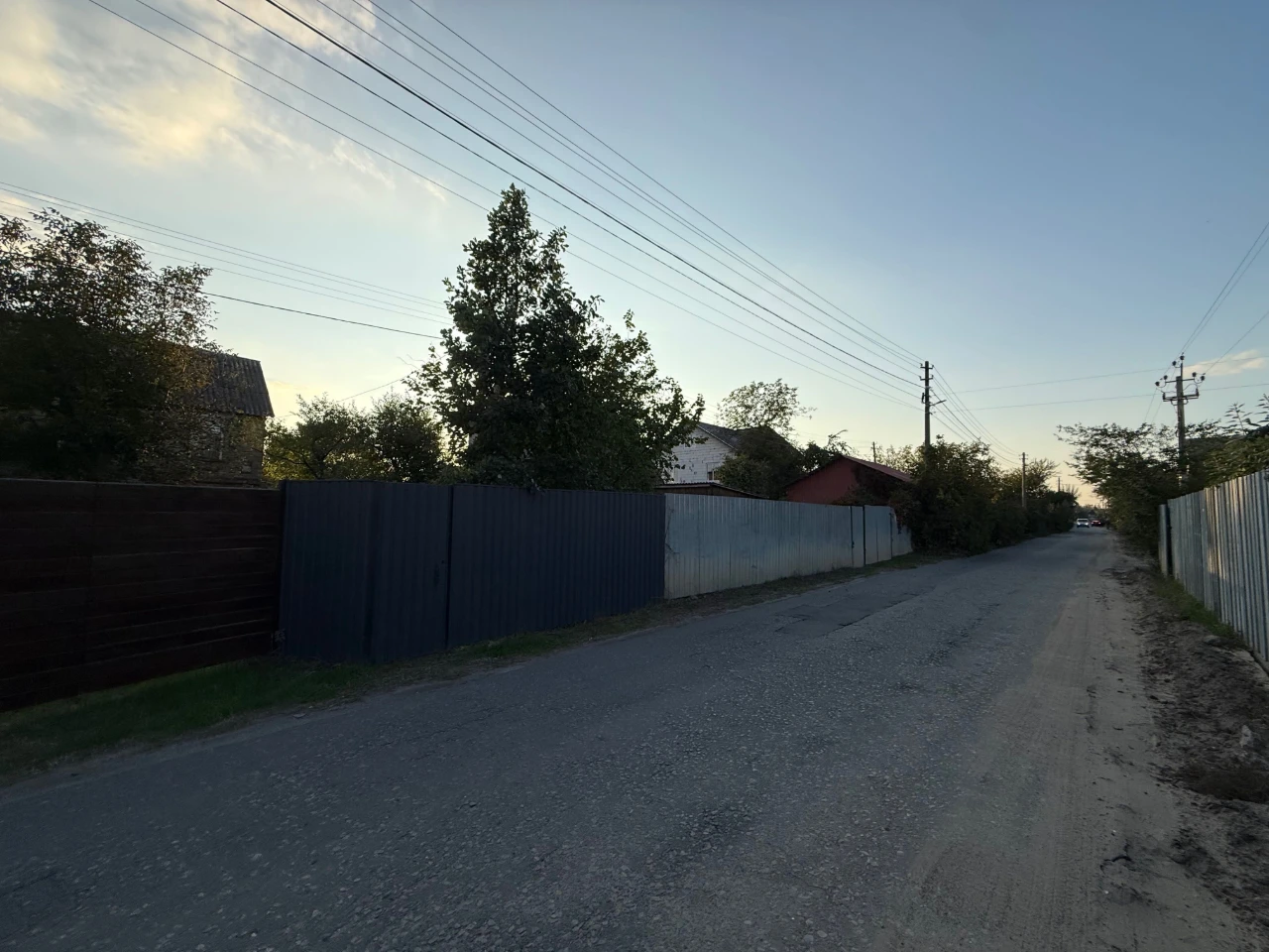 Без% Продаж двох дачних будинків на Осокорках біля води, зем