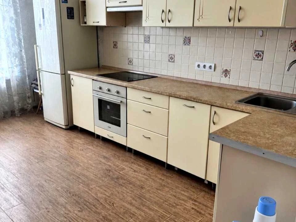 Apartment. Akademika Glushkova prospekt, Kyiv