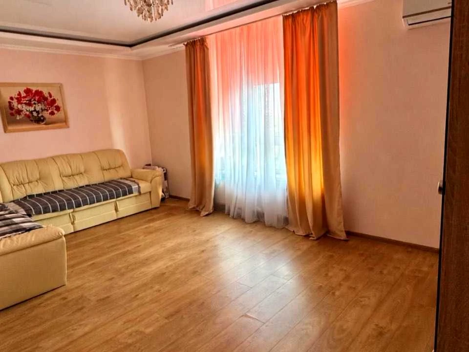 Apartment. Akademika Glushkova prospekt, Kyiv