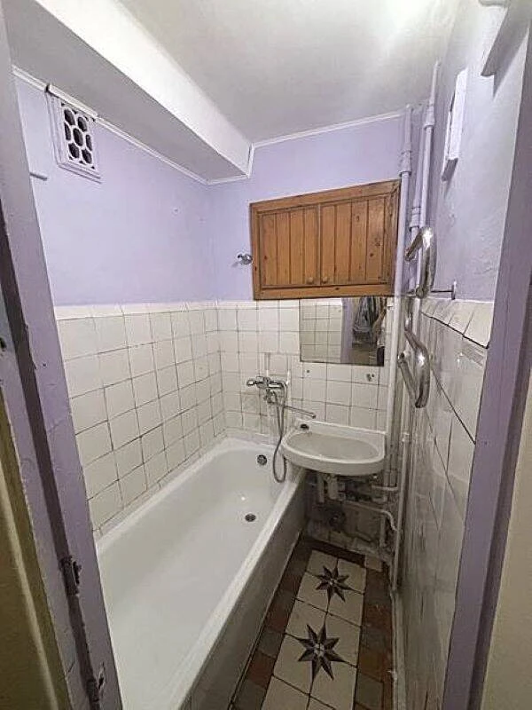 Two-bedroom apartment for sale. Dniprovsky district, Street