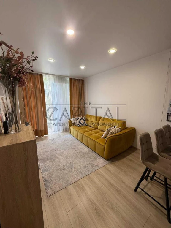 Sale / Apartment / Regeneratorna, Sosmitso, Kyiv