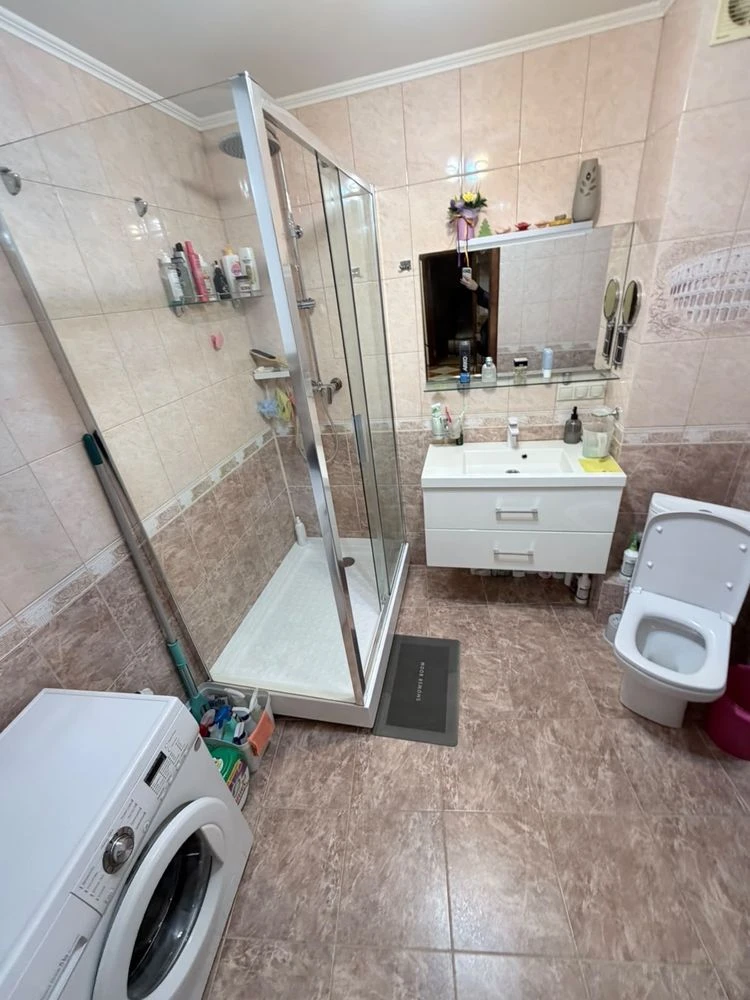 For Sale: 3-room apartment on Kolodesnaya Street