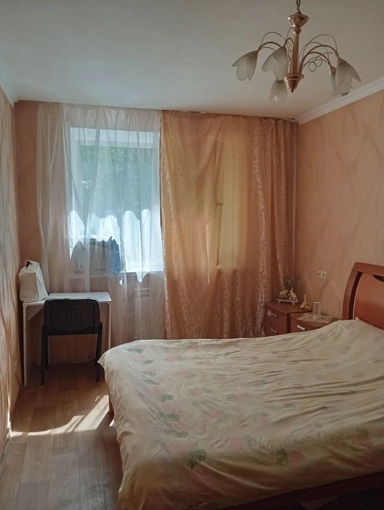 Owner, 87.9 sq.m, 3-room spacious apartment with central heating, on Vasili Street