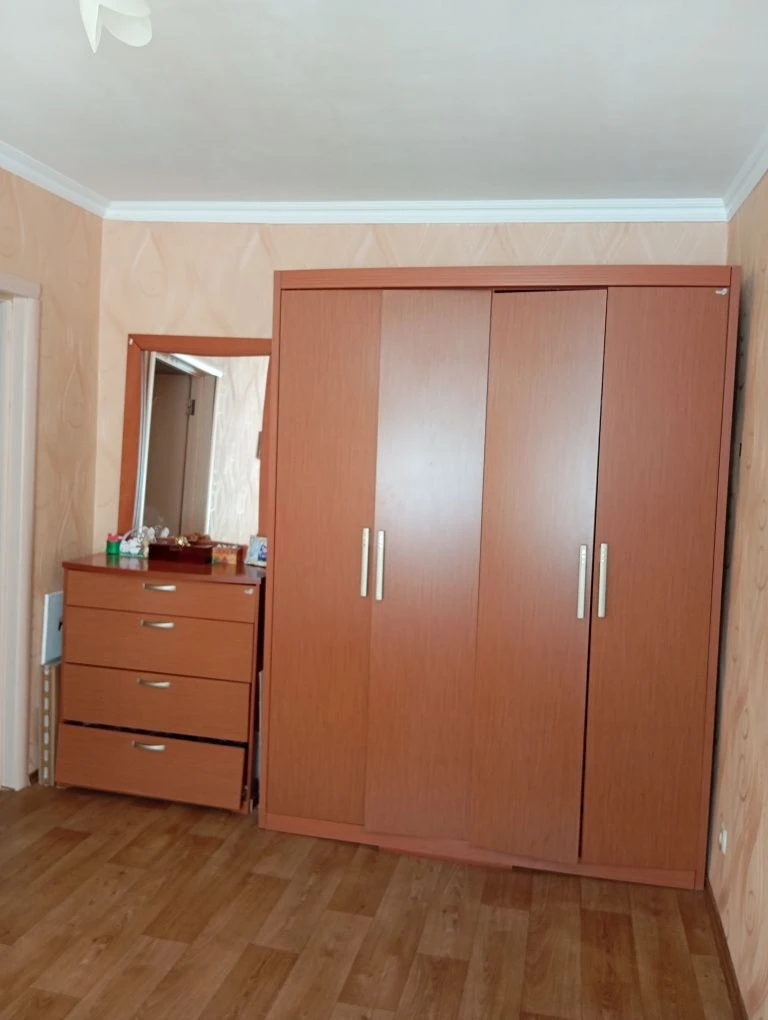 Owner, 87.9 sq.m, 3-room spacious apartment with central heating, on Vasili Street