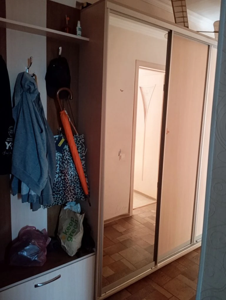 Owner, 87.9 sq.m, 3-room spacious apartment with central heating, on Vasili Street