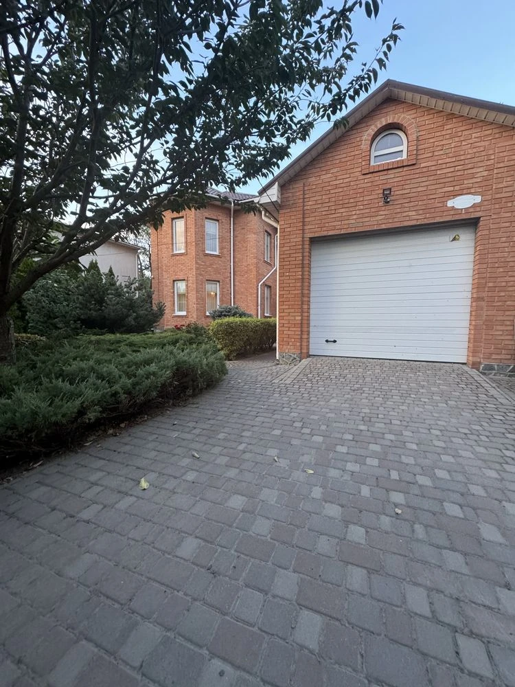Spacious and Stylish: Elite House 150 sq.m in format