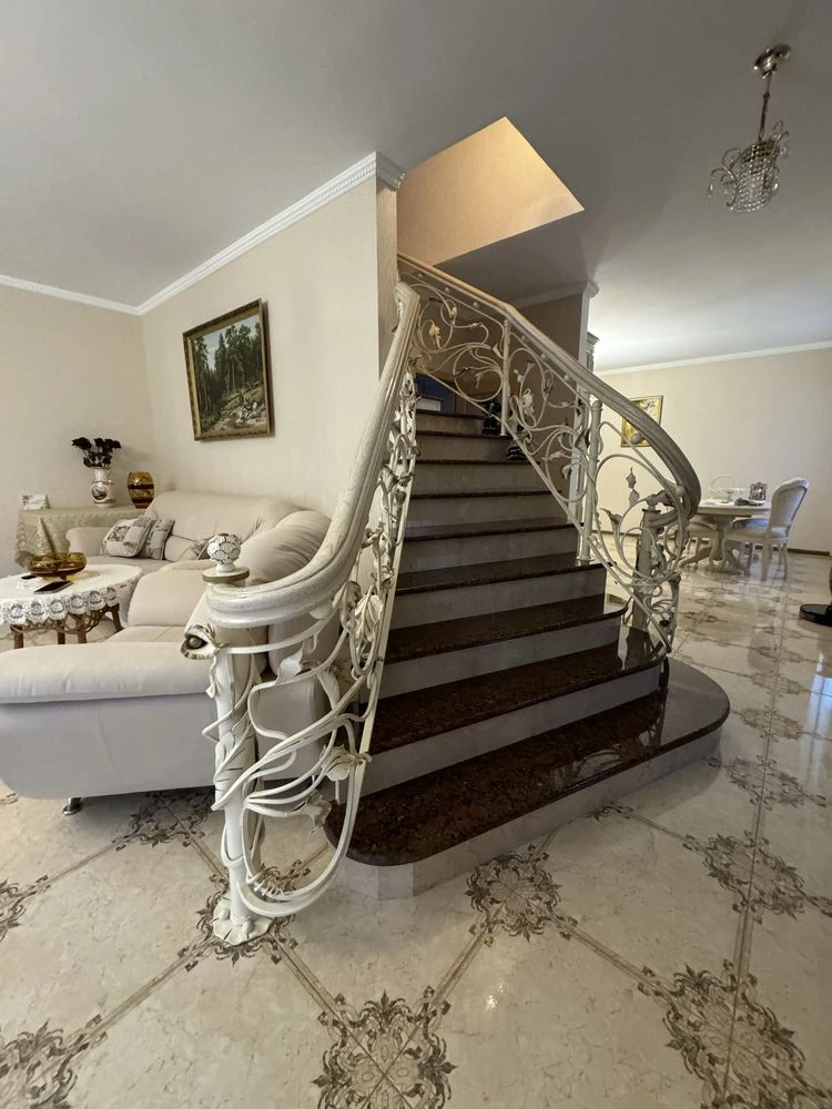 Spacious and Stylish: Elite House 150 sq.m in format