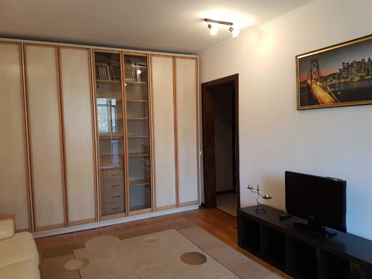 Продается 2-комнатная квартира в центре по ул. Леонтовича.