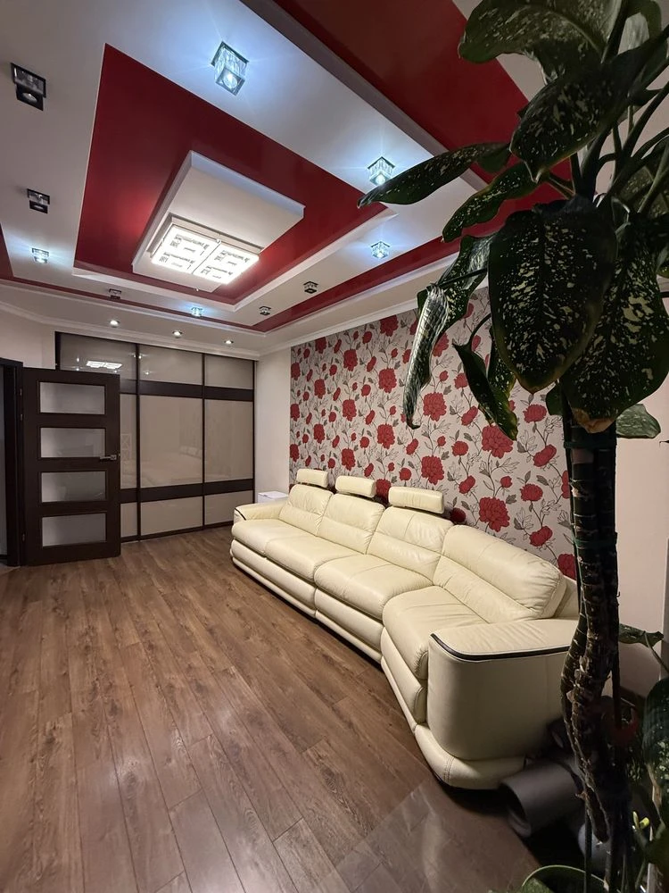 Продается 3-комнатная квартира на Черемушках, 96 квадратных метров