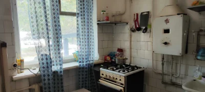 Three-room apartment for sale in a brick building