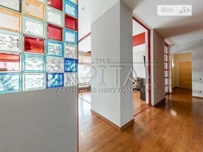 Продаж 3к квартири 131 кв. м на вул. Антоновича 131 • ID 347