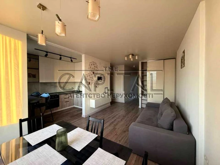 Apartment. Kyiv, Brest Street.