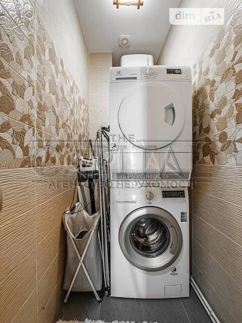 Продаж 3к квартири 131 кв. м на вул. Антоновича 131 • ID 347