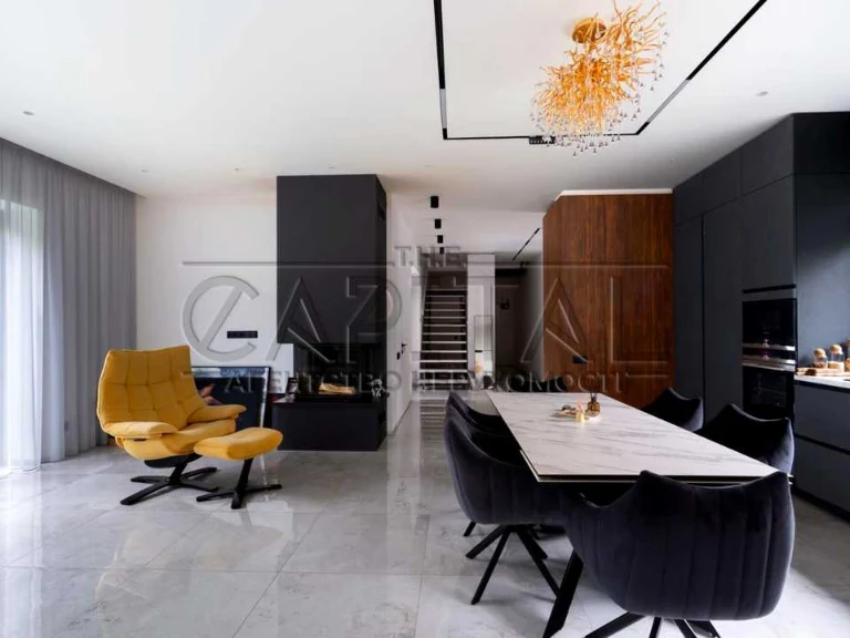 House. 158 Sadova St, Kyiv