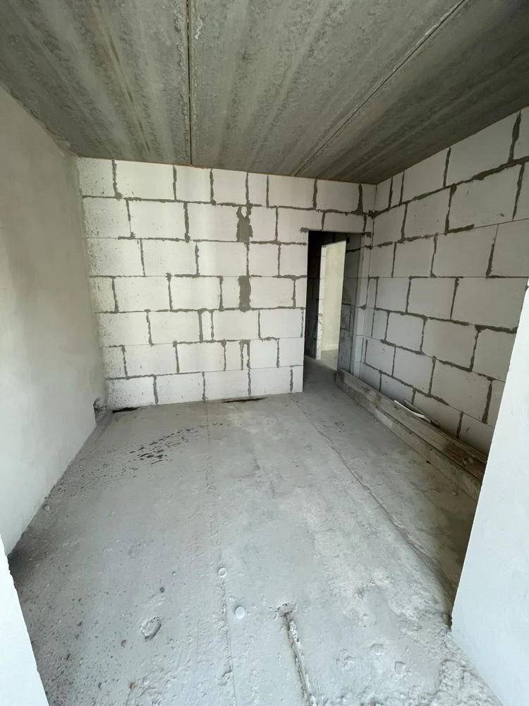 For Sale: 1-room apartment in the KNYAGININ residential complex, ready for renovation