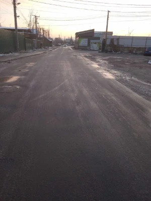 Продається невеликий будинок у центрі Жуляни - Київ.