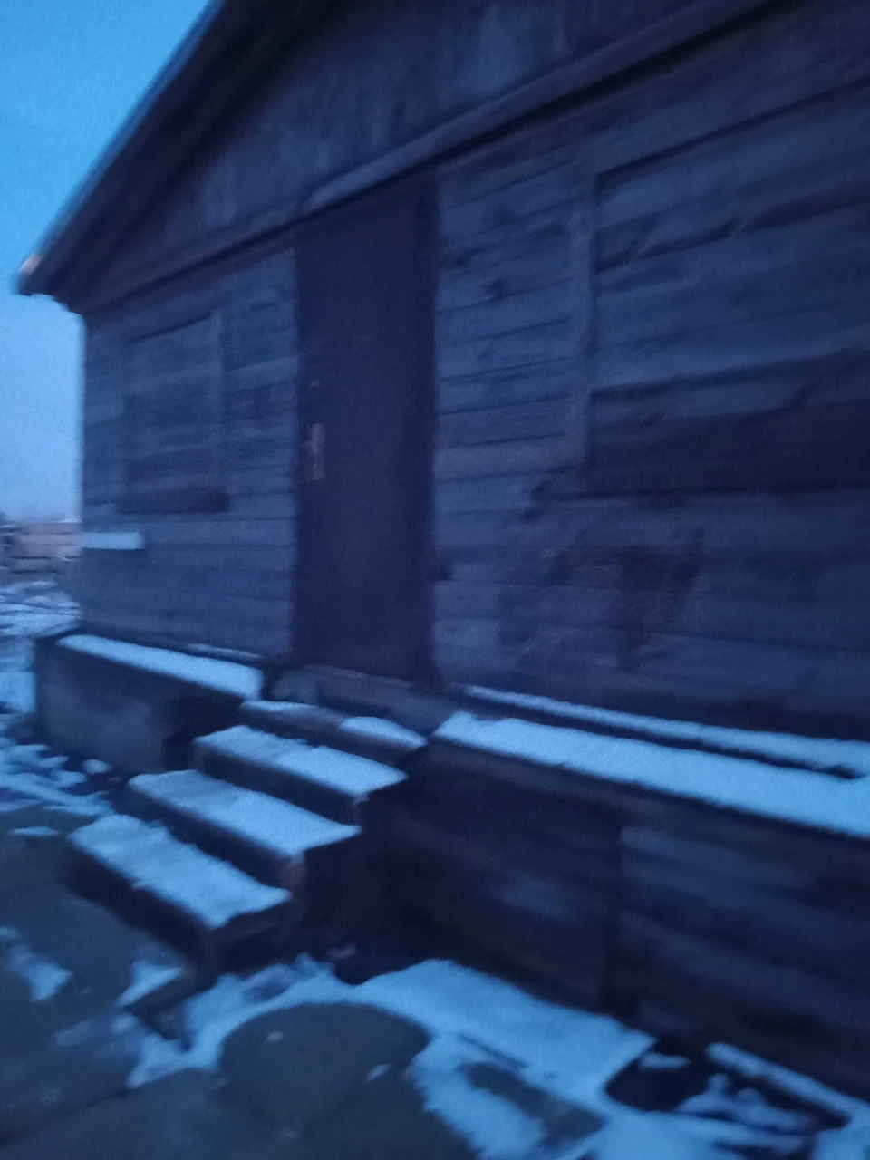 Продається невеликий будинок у центрі Жуляни - Київ.