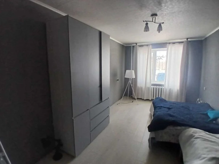 Three-room apartment for sale in Rogan | 1/5, 64 sq m, gas | Exclusive