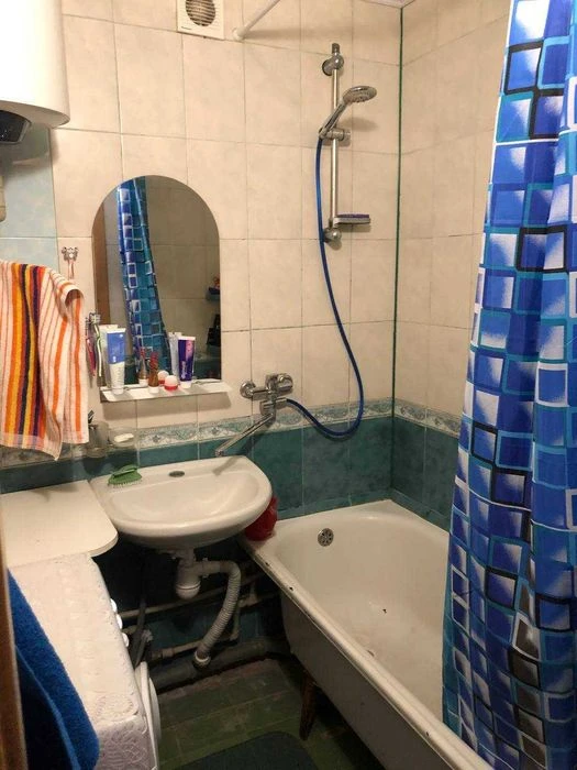 Three-room apartment for sale in Rogan | 1/5, 64 sq m, gas | Exclusive