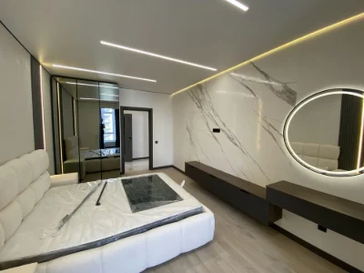 Spacious 3-bedroom apartment near the lake
